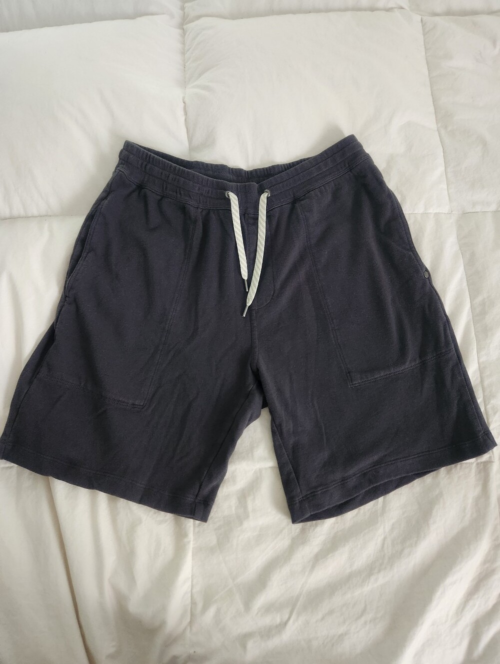 Vuori Mens Shorts Size XL Gray Activewear Gym Drawstring And Pockets Organic